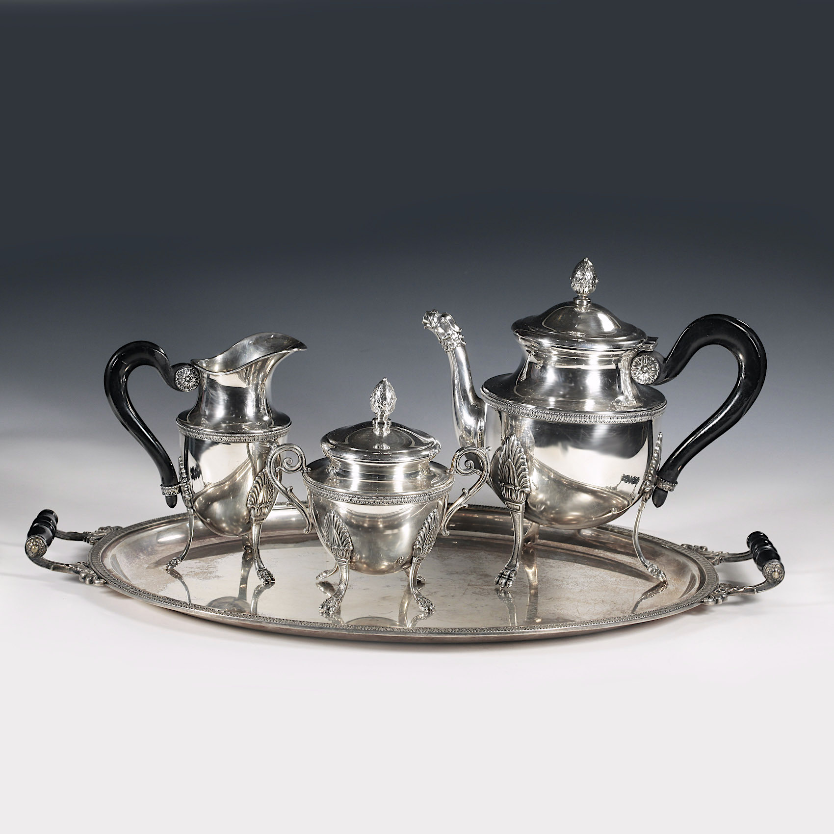 Серебряный чайный сервиз из 4 предметов в стиле неоклассицизм
