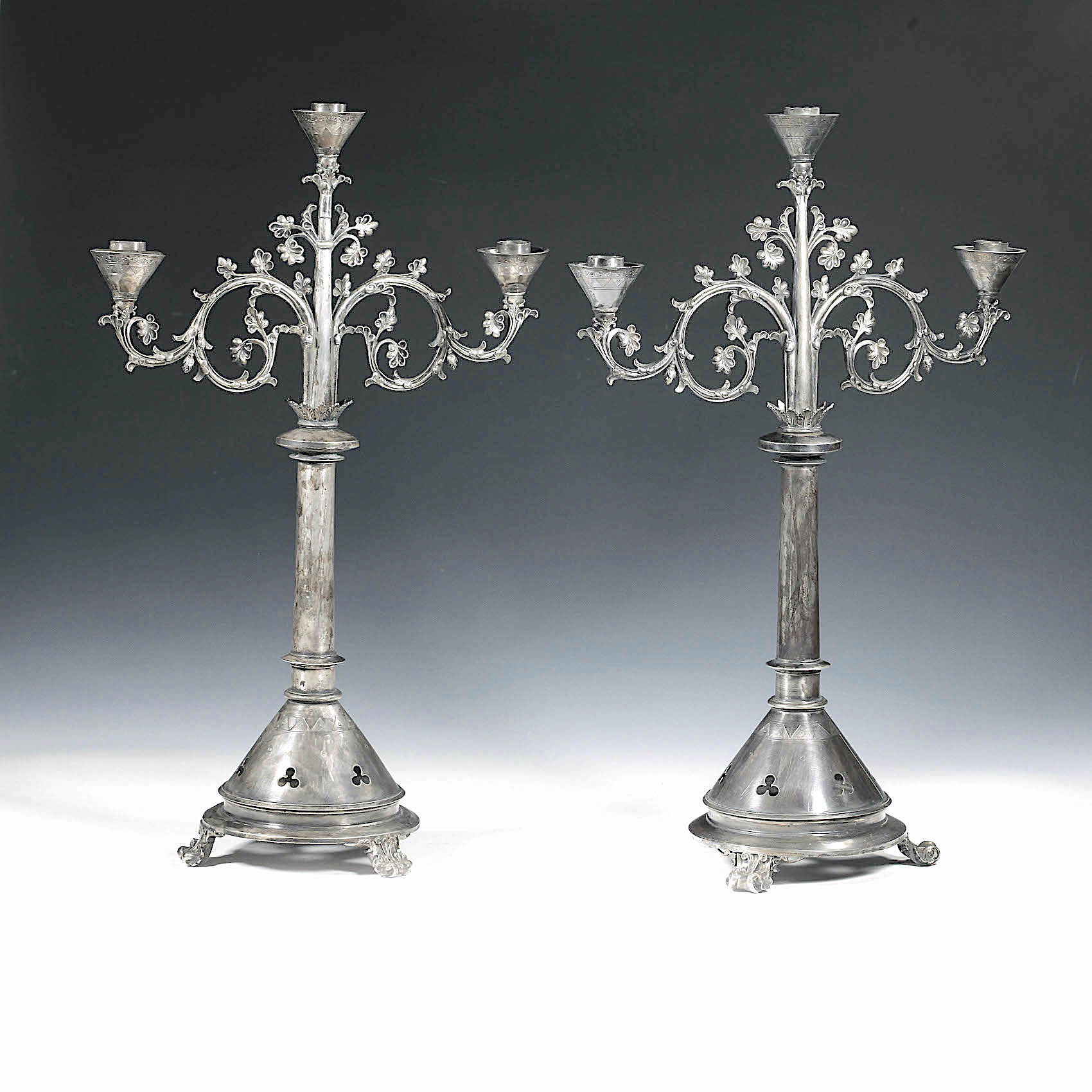 Парные серебряные канделябры на 3 свечи в стиле эклектика