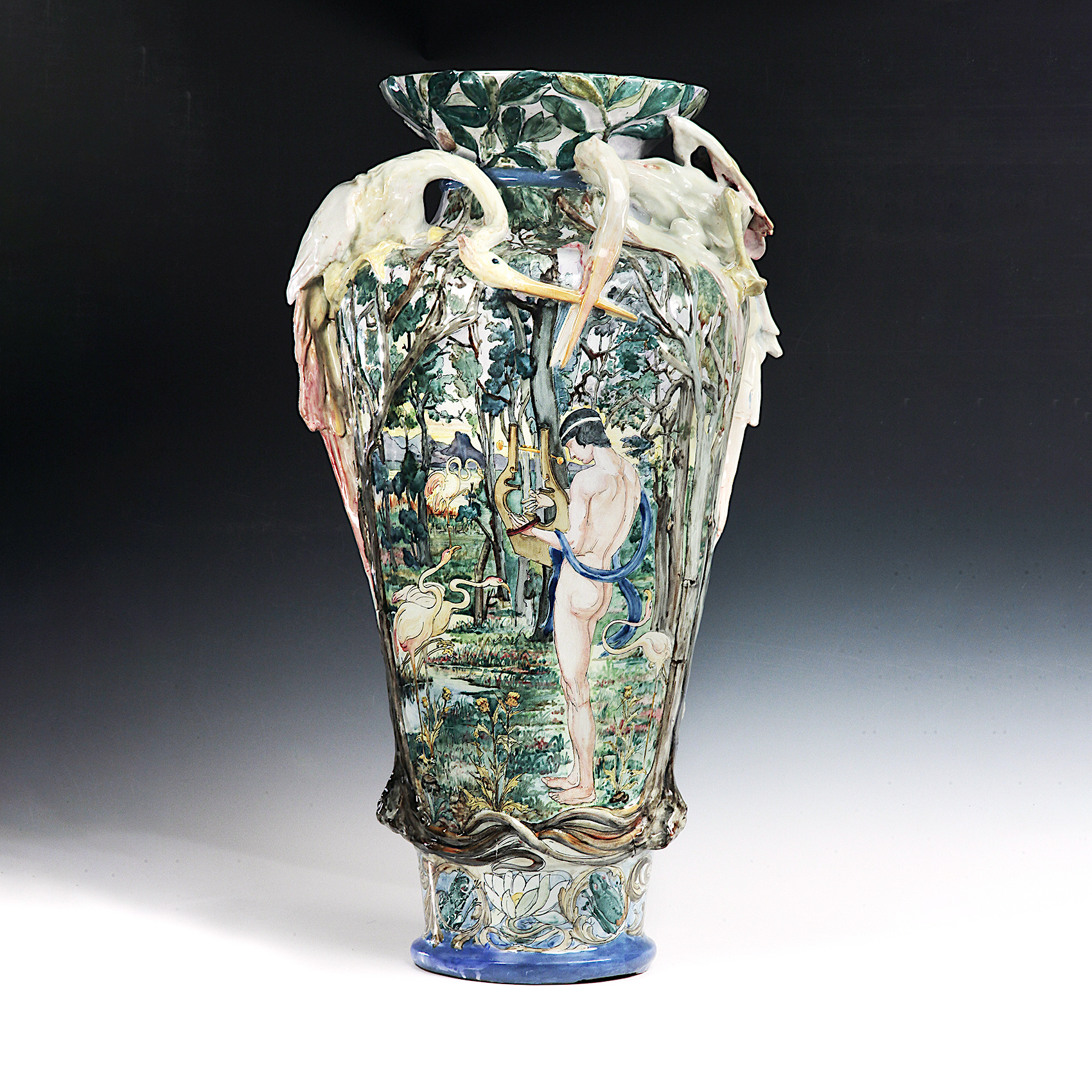 Напольная ваза в стиле модерн «Орфей, приручающий птиц своей музыкой»